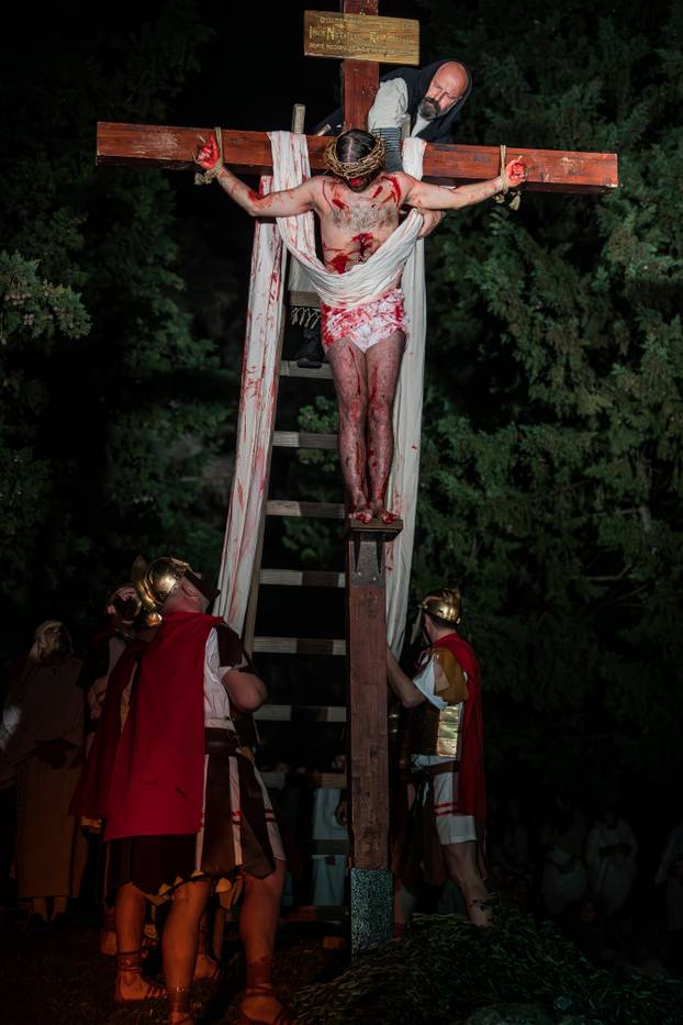 Imotski: Uprizorenje 24. Žive slike Muke Isusove