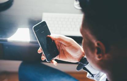 Stručnjaci za sigurnost: Ako ovo primijetite na svom mobitelu, možda vas netko špijunira
