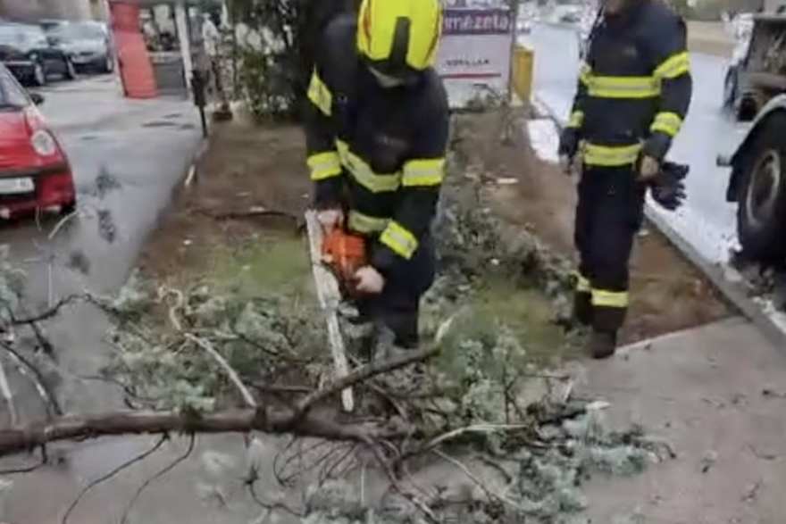 Velika promjena vremena stigla je tijekom noći u Hrvatsku i donijela obilnu kišu diljem obale