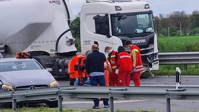 Sudar dva auta i kamiona u Osijeku, jedan ozlijeđeni