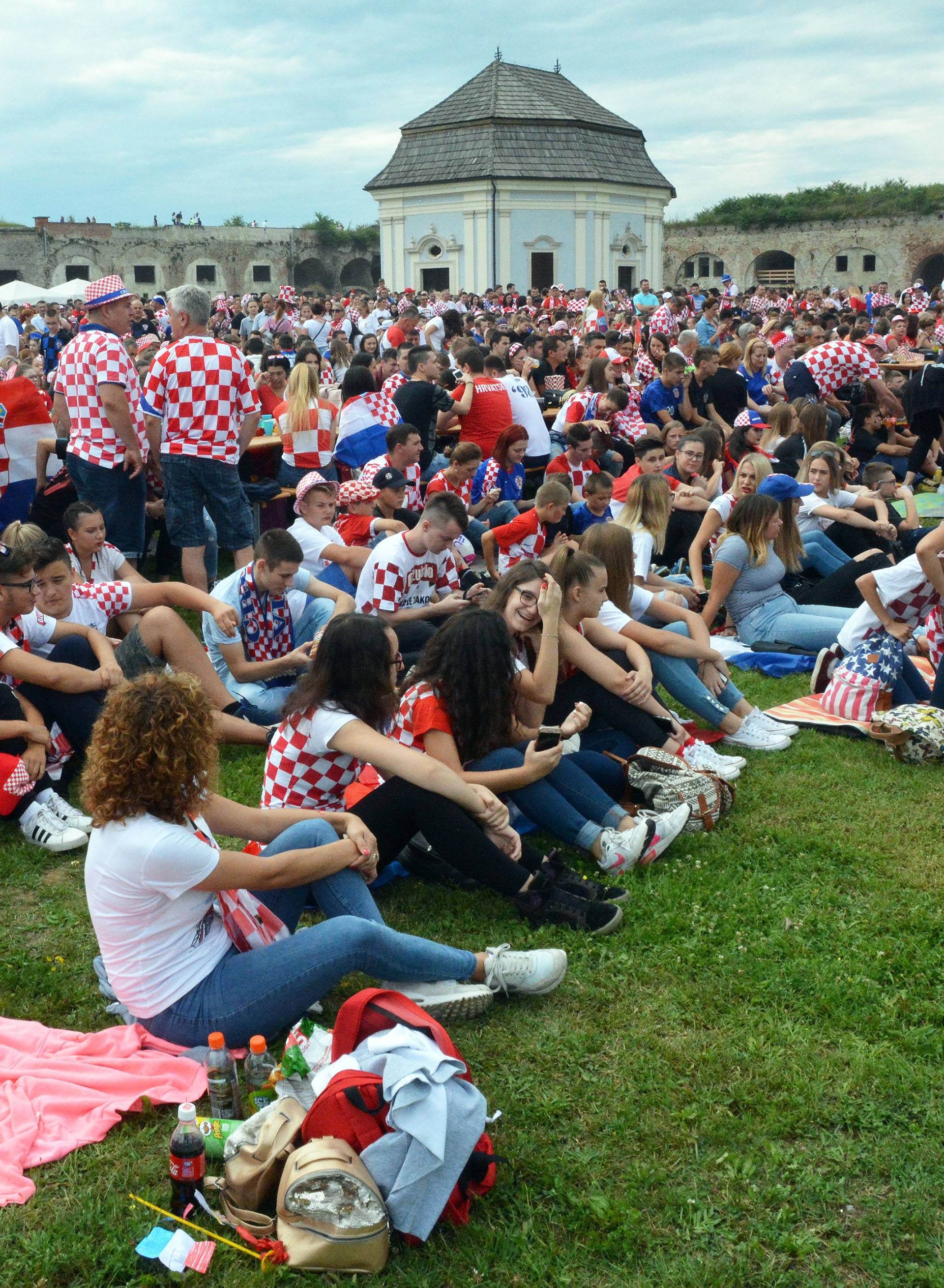 Ovako su navijači u Varaždinu i Sisku dočekali finale u Rusiji