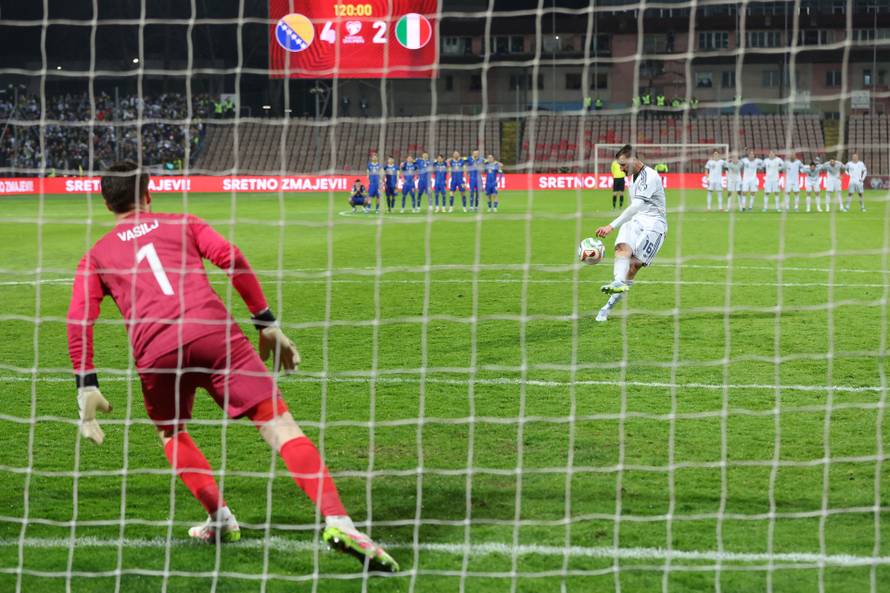 FIFA World Cup - UEFA Qualifiers - Finals - Bosnia and Herzegovina v Italy