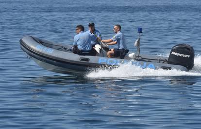Viška policija ulovila trojicu Talijana u ilegalnom ribolovu