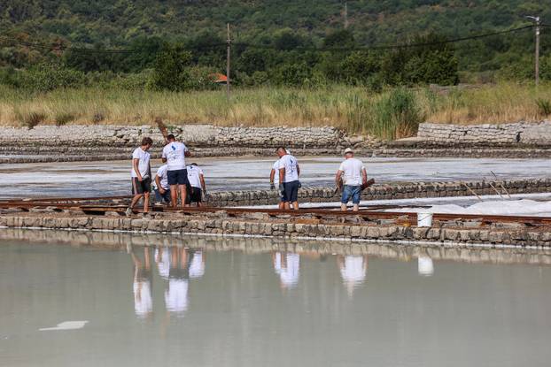 Berba soli u Stonskoj solani