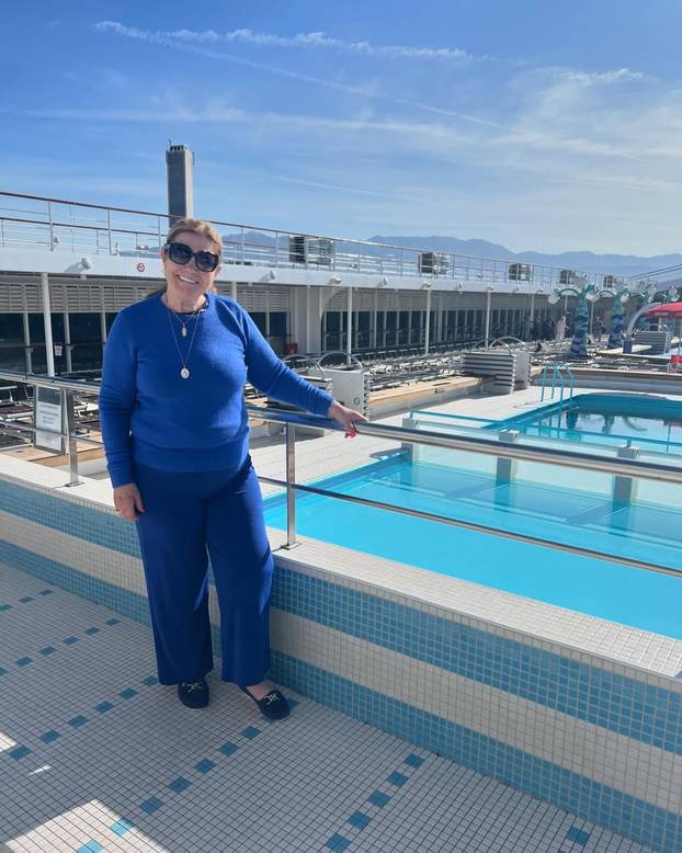 FOTO Mama Cristiana Ronalda nosi komplet od samo 17,99 €