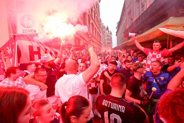 Leipzig: Uz baklje, zastave i pjesmu navijači stvorili nezaboravnu navijačku atmosferu