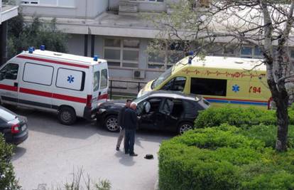 U Splitu pretukli mladića (20), liječnici mu se bore za život