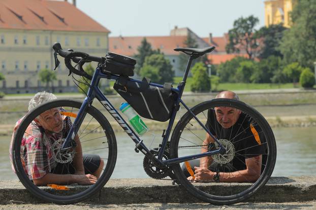 Osijek: Igor Toman i Ivica Lenard planiraju put u Ukrajinu s biciklima