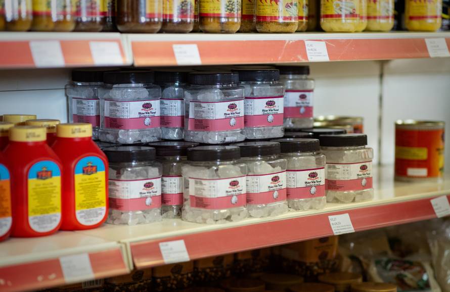 Zagreb: Novootvorena nepalska trgovina Kathmandu mart