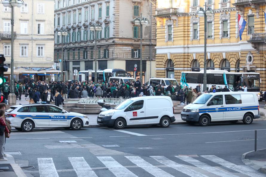 Navijači Omonoije u centru Rijeke uoči utakmice