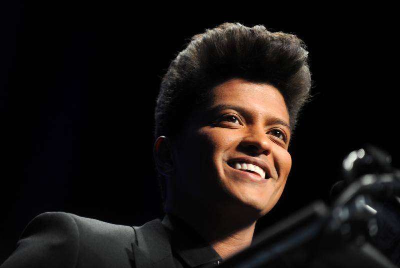 Bruno Mars je kockarnici dužan 50 milijuna dolara? 'Pjevač svu svoju zaradu ostavlja u kasinu'