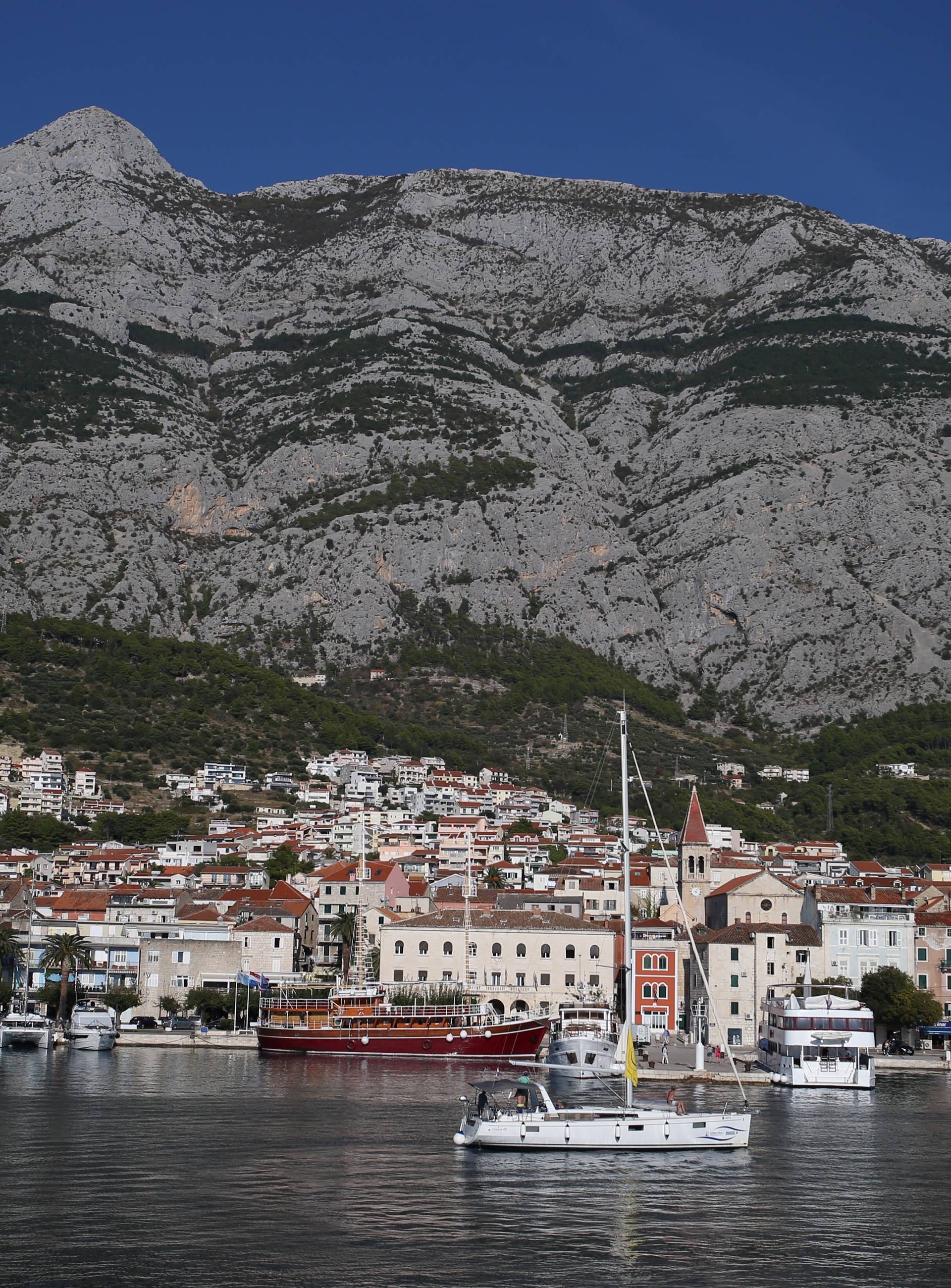 Makarska, turistiÄki grad podno Biokova