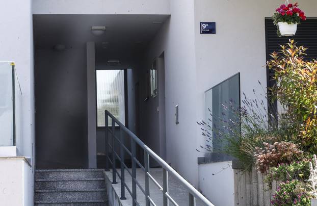 Zagreb: Policijski očevid još uvijek traje gdje su sinoć u ulici Črna voda ubijeni muškarac i žena