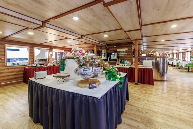 FOTO Zavirite u prvi brod-hotel u Hrvatskoj: Noćenje na ovom brodu u Rijeci ima posebnu čar