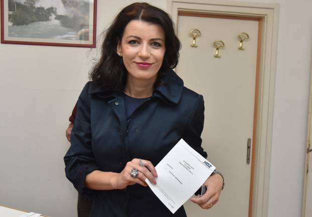 Di si, radosti? U Saboru! Josipa Rimac na današnji dan postala zastupnica. Ovako se mijenjala