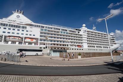 FOTO Je li srpanj ili listopad? Pogledajte kako Dubrovčani uživaju u babljem ljetu