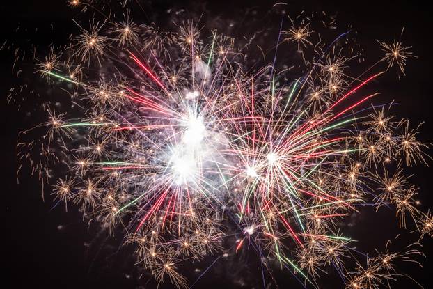 Vatromet u novogodišnjoj noći iznad Zagreba