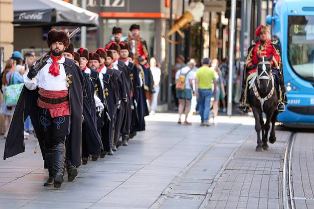 Proslava Dana grada Zagreba uz Kravat pukovniju na glavnom Trgu