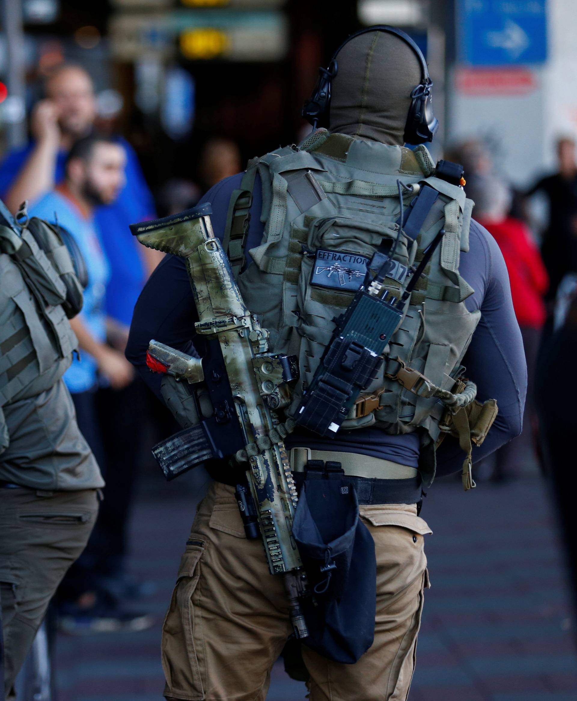 Train station in German city of Cologne closed after hostage-taking