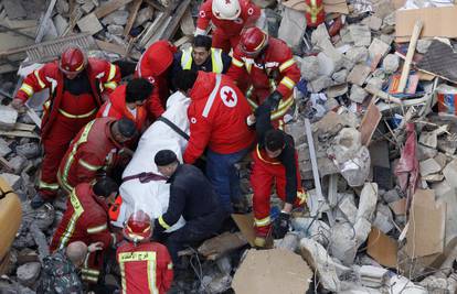 Najmanje 25 ljudi je poginulo u urušavanju zgrade u Bejrutu