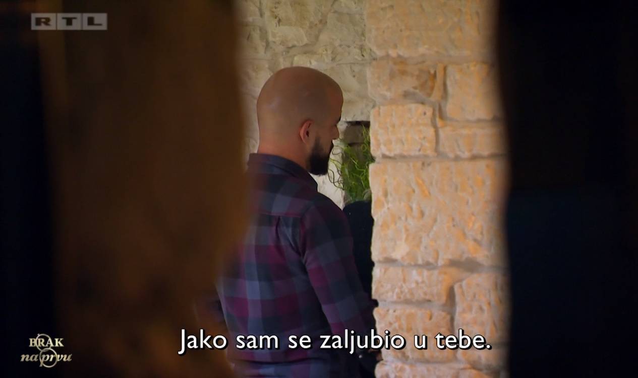 Luka mazi Nadiju: Jako sam se zaljubio u tebe. Posveti mi se...