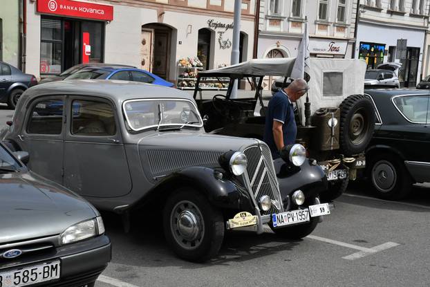 Požega: Čuveni modeli izloženi u sklopu oldtimer manifestacije"Trophy Zlatnom dolinom 2026."