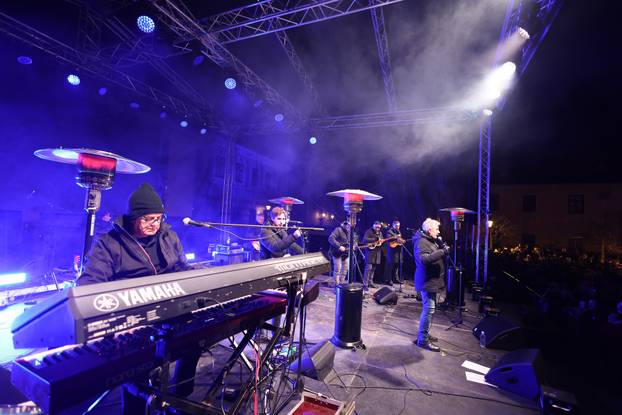 Osječani i njihovi gosti u novu 2026. godinu ušli su uz zvukove legendarnog Miroslava Škore