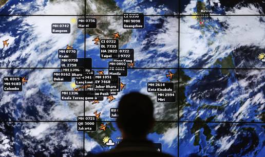 Potragu za nestalim avionom pomaknuli za 1100 kilometara