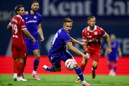 U&Zcaron;IVO Dinamo - Thun 2-2: Gosti opasni iz kontre, ali 'modri' su stalno u situaciji za preokret...