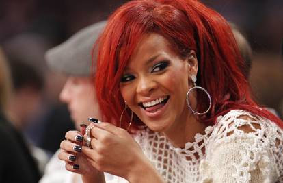 Rihanna ne prestaje opsjedati Colina Farrella seksi porukama