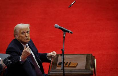 Trump još uvijek nije uveo carine: 'One će nas učiniti vraški bogatima, vratiti poduzeća'