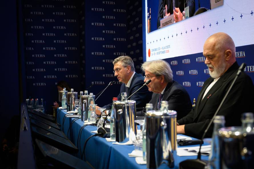 Premijer se javio iz Italije: Razgovaralo smo o migrantima, demografiji, proširenju EU