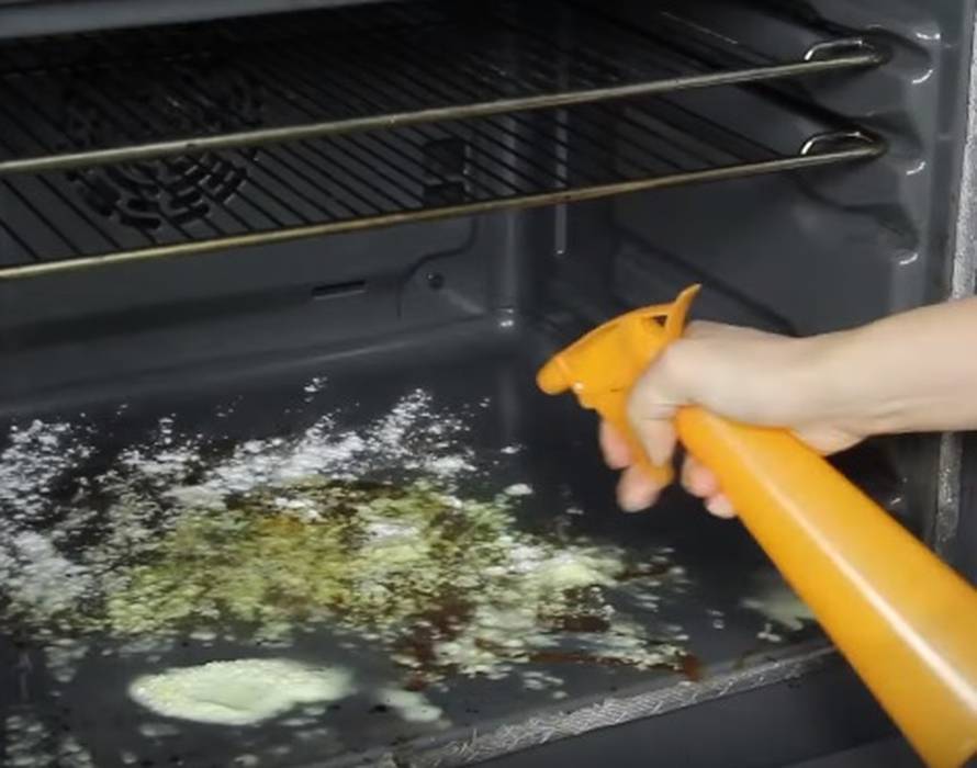 Najlakše čišćenje pećnice ikad: Bez imalo muke, a i prirodno!