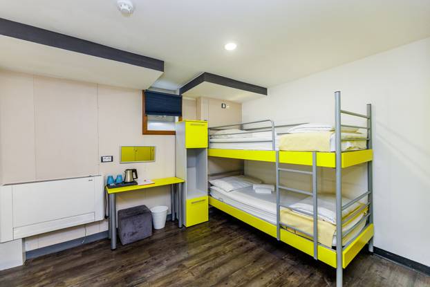 FOTO Zavirite u prvi brod-hotel u Hrvatskoj: Noćenje na ovom brodu u Rijeci ima posebnu čar