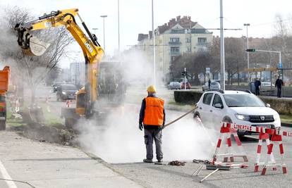 Zbog puknuća vrelovoda dio Zagreba do sutra bez grijanja