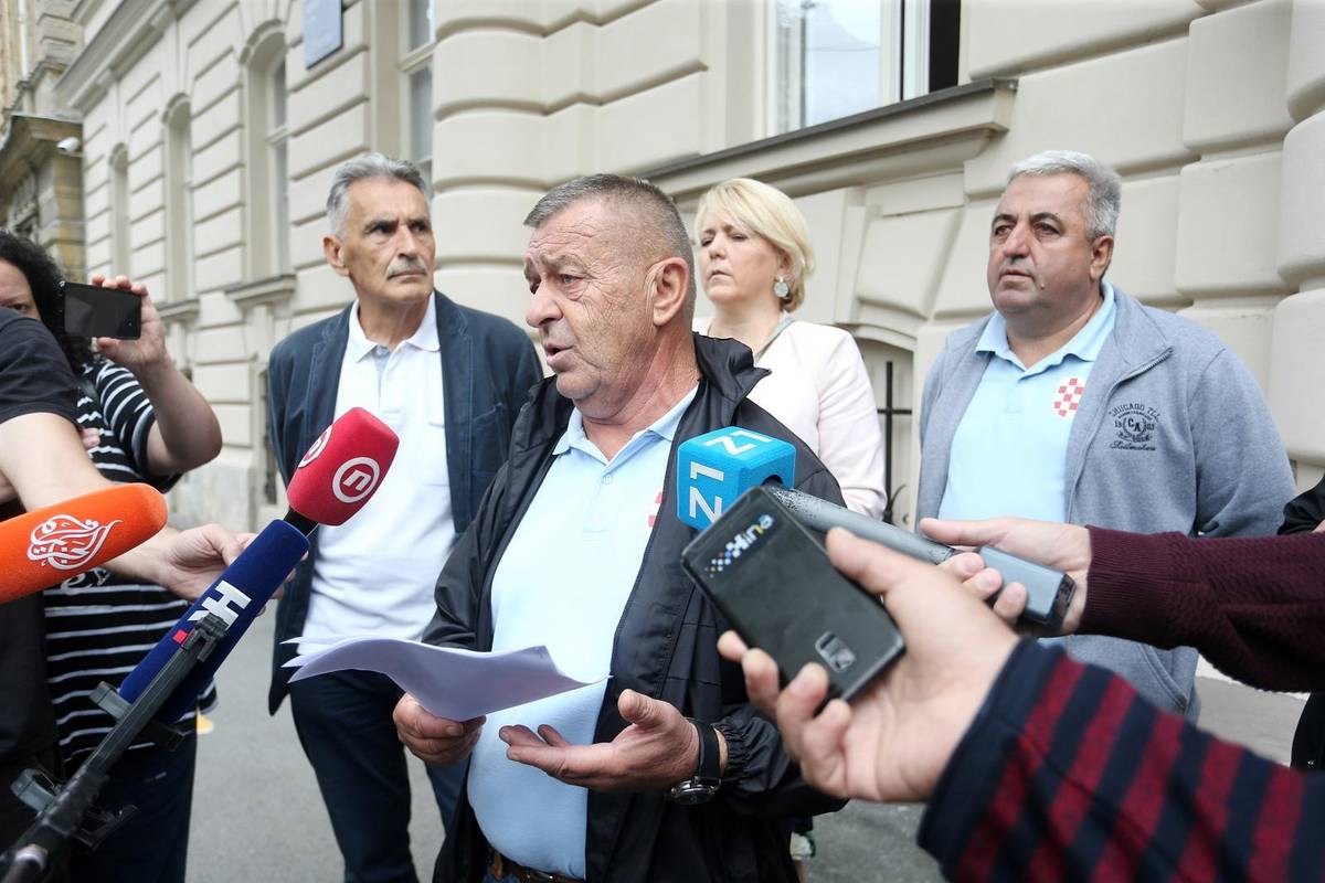 Inicijativa branitelja Petrinje kazneno je prijavila Pupovca
