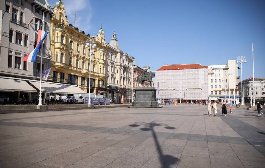 Zagreb: Velike vrućine ispraznile su ulice u glavnom gradu