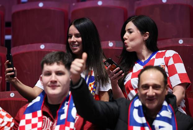 Malmo: Navijači na tribinama prije utakmice Hrvatske protiv Slovenije u drugom krugu EHF Europskog prvenstva