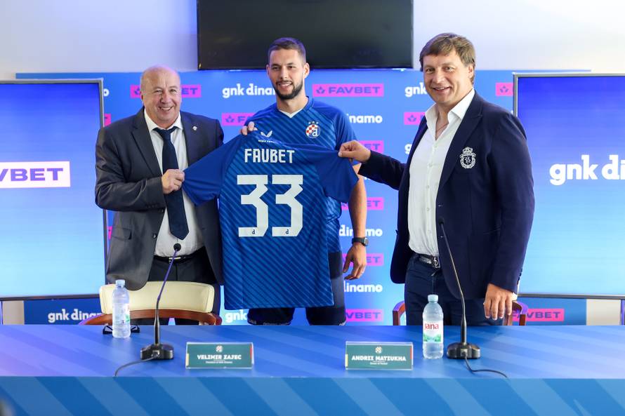 Zagreb: Dinamo prije dolaska na pripreme i službeno predstavio Marka Pjacu, najveće pojačanje ovog ljeta