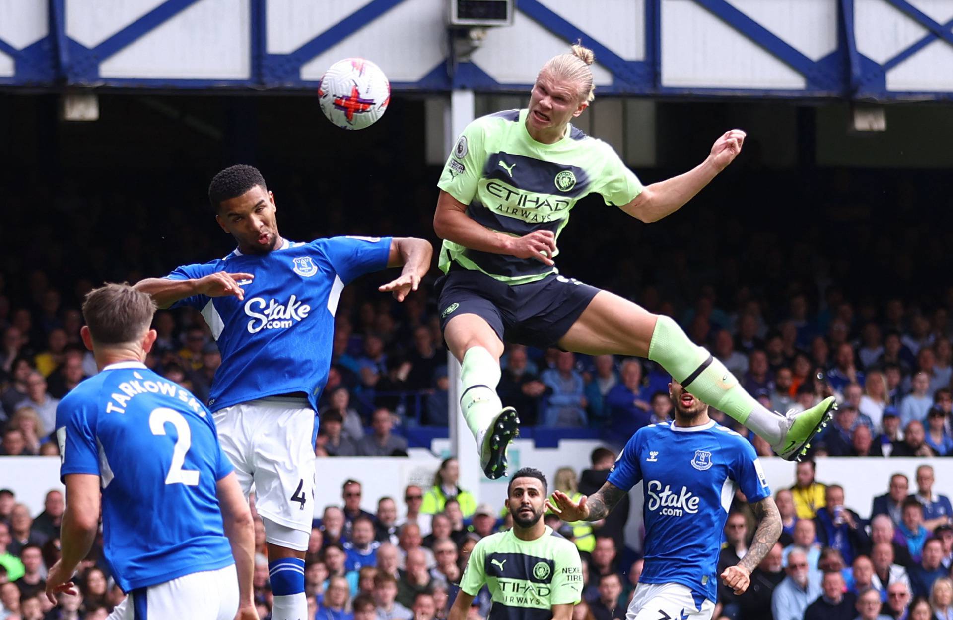 Premier League - Everton v Manchester City