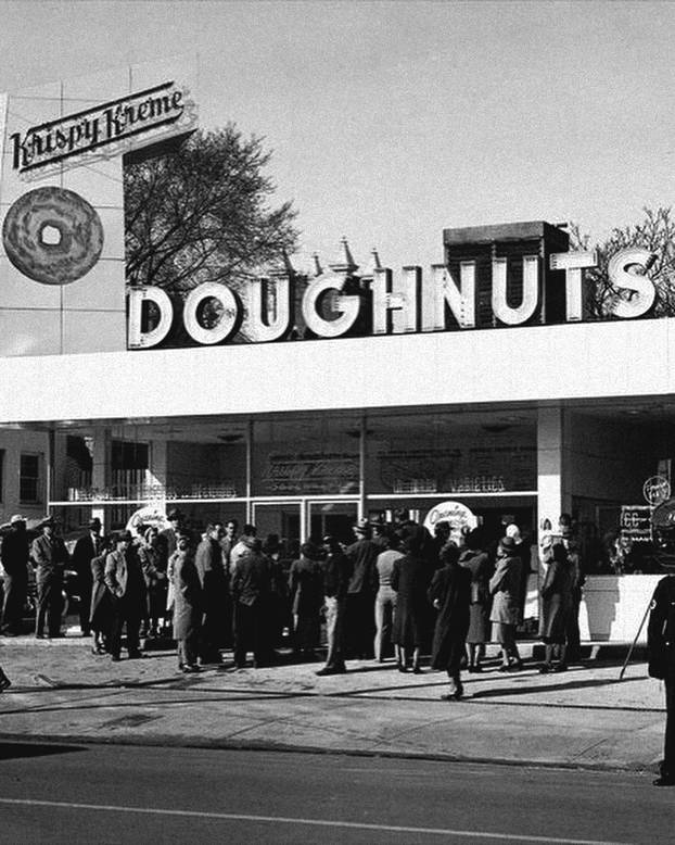 FOTO Mlada ljepotica obožava vintage stil - u retro krpicama donosi seksepil iz 1950-ih