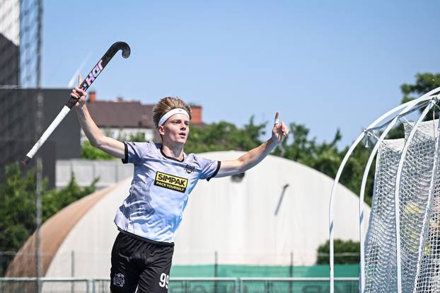 Zagreb: Hokej na travi, HAHK Mladost protiv HK Concordia 1906