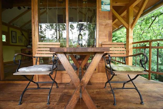 FOTO Ako trebate potpuni reset: Kućica na drvetu uz Mrežnicu nudi odmor za um i tijelo