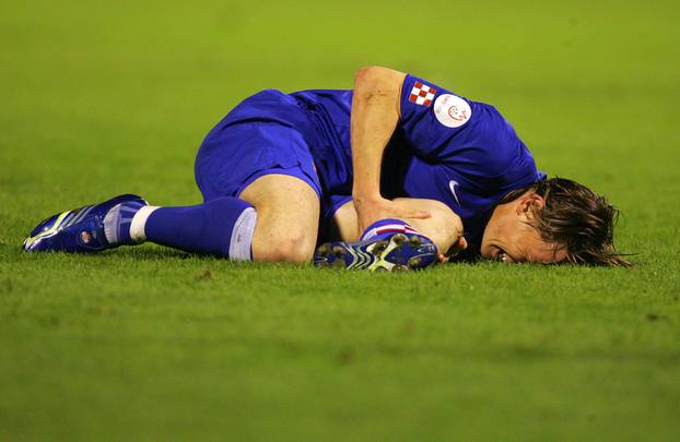 ARHIVA - 2006. Zagreb: Vatreni i "maksimirska krtica" srušili su Englesku 