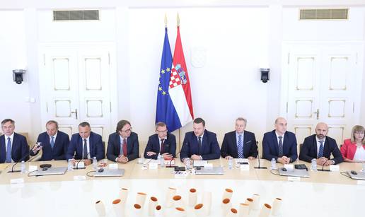 Ministar Primorac, Vujčić i banke potpisali Memorandum za minuse na tekućim računima