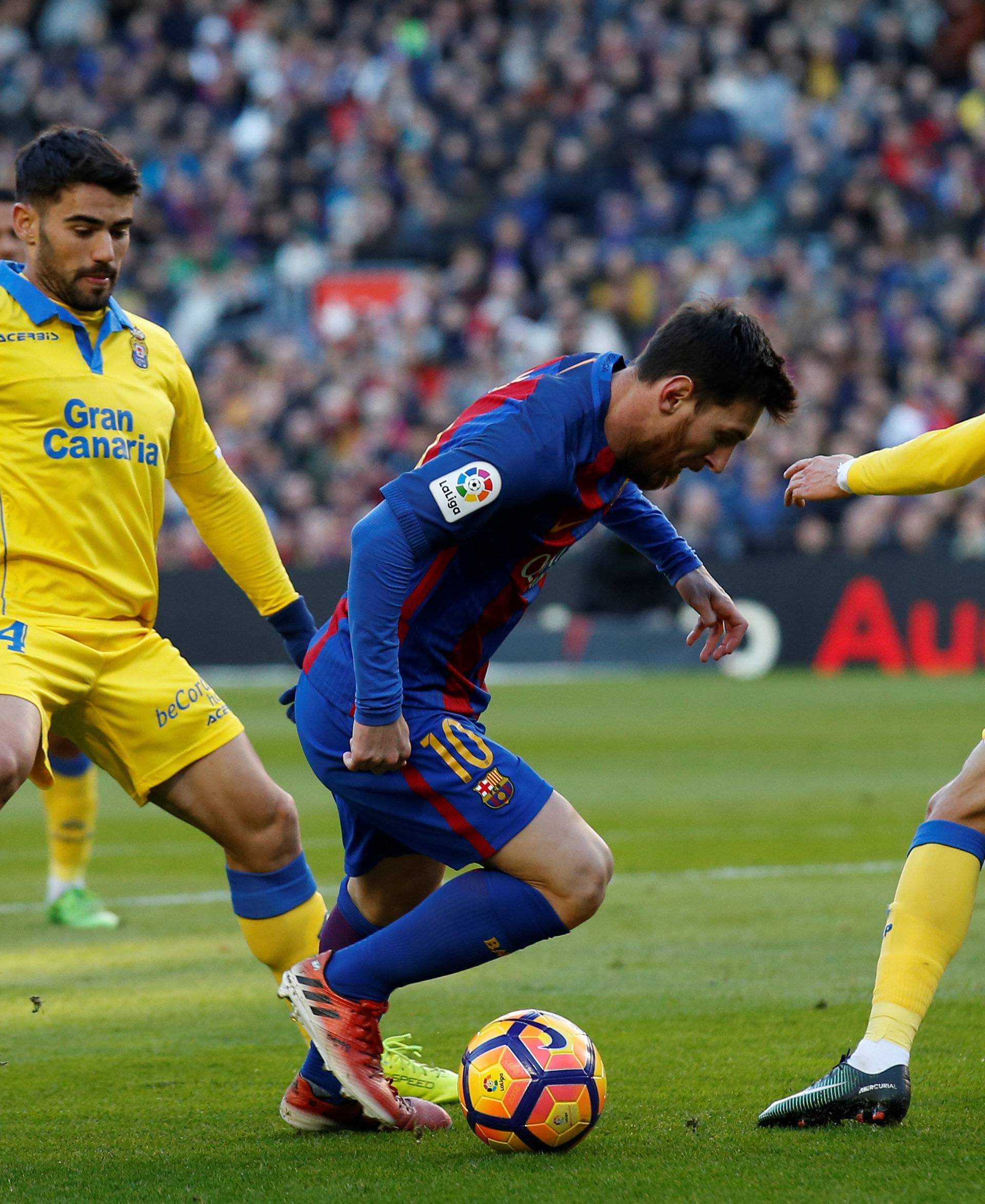 Football Soccer - Barcelona v Las Palmas - Spanish La Liga Santander - Camp Nou stadium