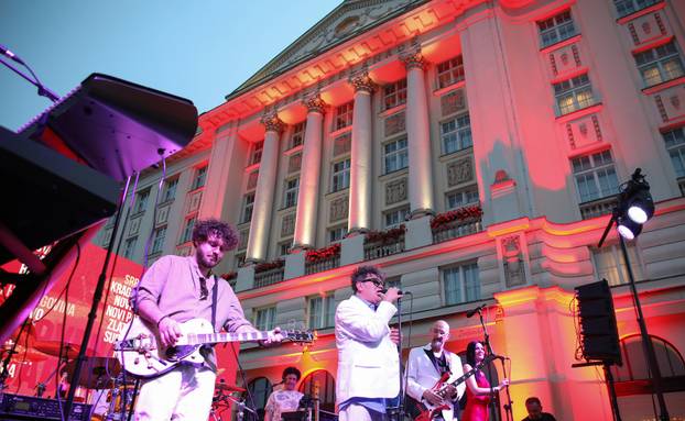 Zagreb: Crvena jabuka predstavila novi album i najavila koncertnu turneju