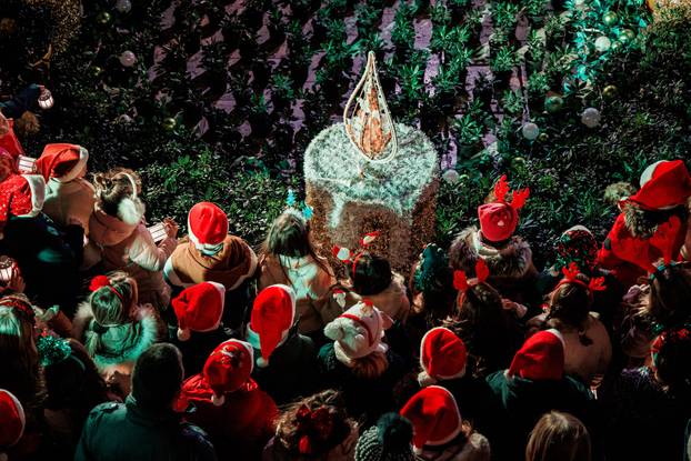 Split: Otvorenje splitskog Adventa i paljenje prve adventske svijeće 