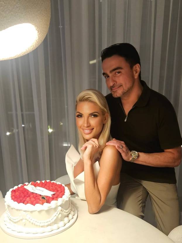 FOTO Prije 20 godina izrekli su sudbonosno 'da': Ovako su izgledali Jole i Ana na vjenčanju