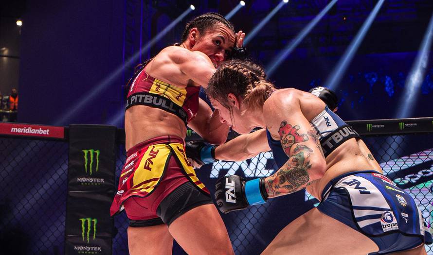 VIDEO Luzar Smajić pobijedila Petrović u spektakularnoj borbi!